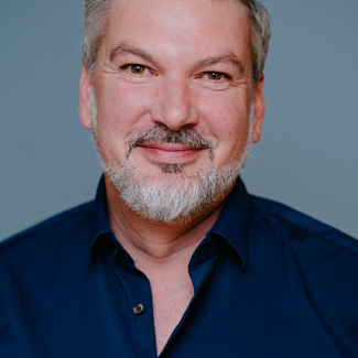 Profile picture for user Georg Russegger